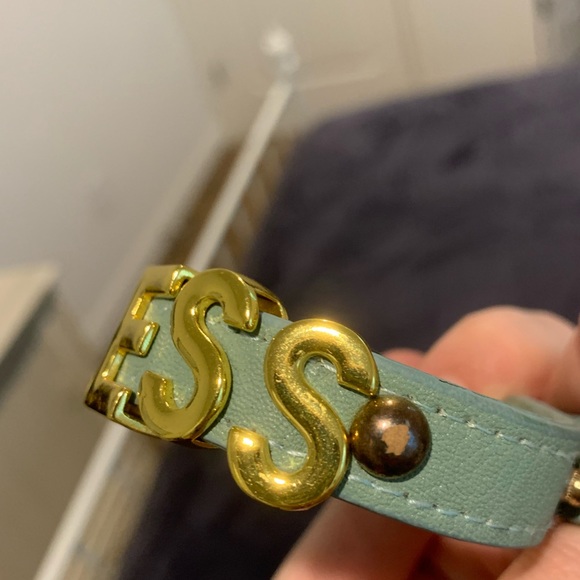 “Fearless” BCBGeneration word bracelet - Picture 4 of 5